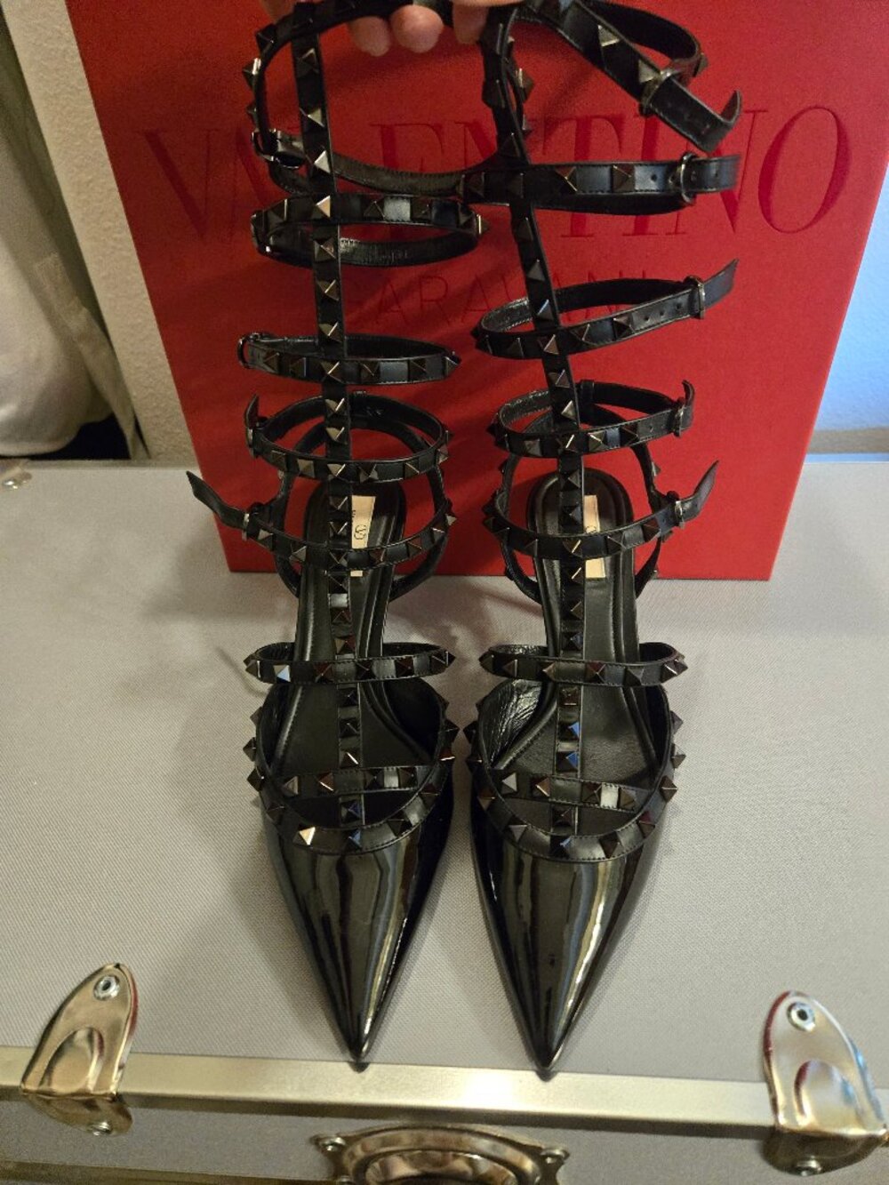 NIB Valentino Garavani Rockstud Gladiator Patent Leather Heels 39.5